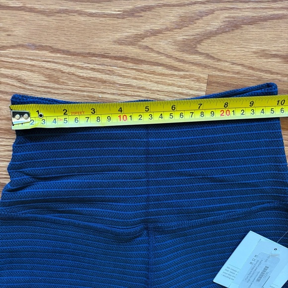 Beyond Yoga Desert Border High Waisted Midi Leggings Blue Red Striped XSmall NWT - Picture 6 of 7